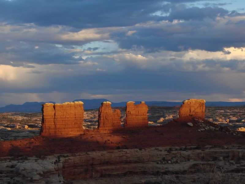IMAGE: http://i78.photobucket.com/albums/j100/kbtrans/Canyonlands/DSC00503.jpg
