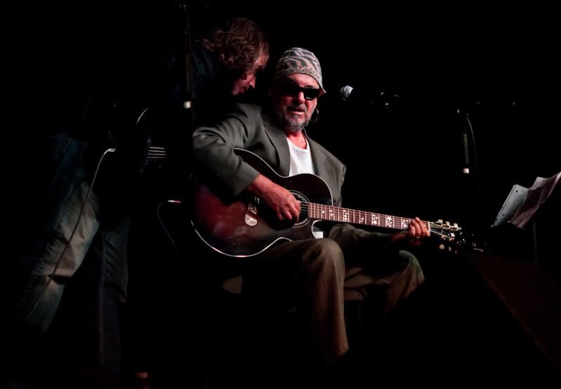 IMAGE: http://i78.photobucket.com/albums/j100/kbtrans/gregandjason10242.jpg