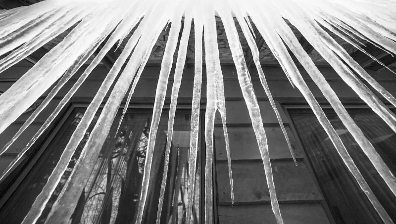 IMAGE: http://i78.photobucket.com/albums/j100/kbtrans/hanging%20ice-_zpsf3abmmpv.jpg