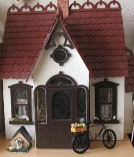 Cottage,grandma,bike,dog,dollshouse