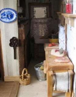 dollhouse,cottage,kitchen,plate,food