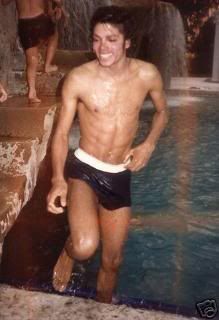 Michael_Jackson_Swimming.jpg