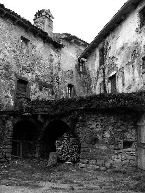 IMAGE: http://i78.photobucket.com/albums/j110/geminianum/boljun.jpg