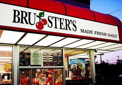 Then last night we went to our favorite spot for ice cream. Brusters.