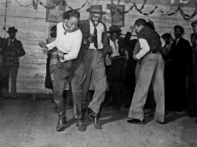 Juke joint on a Saturday evening, outside Clarksdale, Mississippi, 1939.