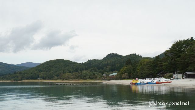 2018十月 十六天獨遊日本東北想楓 (田澤湖畔)