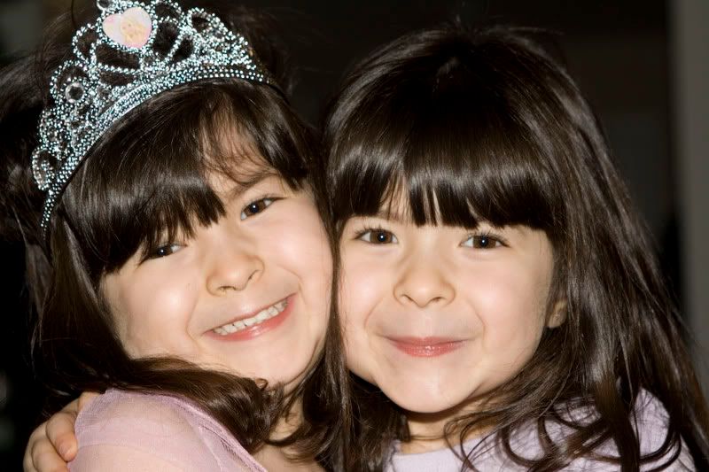 IMAGE: http://i78.photobucket.com/albums/j95/sisco22/pricesses.jpg