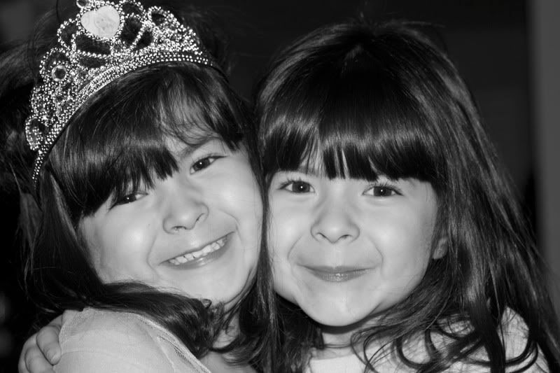 IMAGE: http://i78.photobucket.com/albums/j95/sisco22/pricesses1.jpg