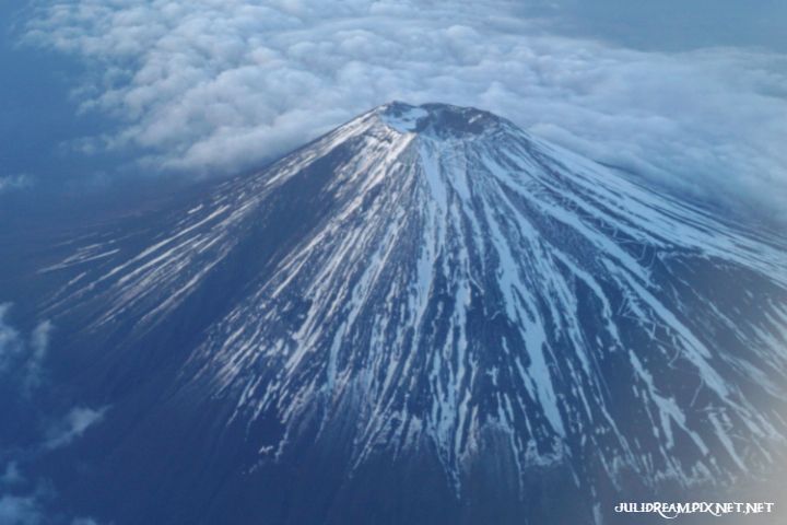 2019五月獨遊日本看富士山和賞花 (在飛機上看富士山)
