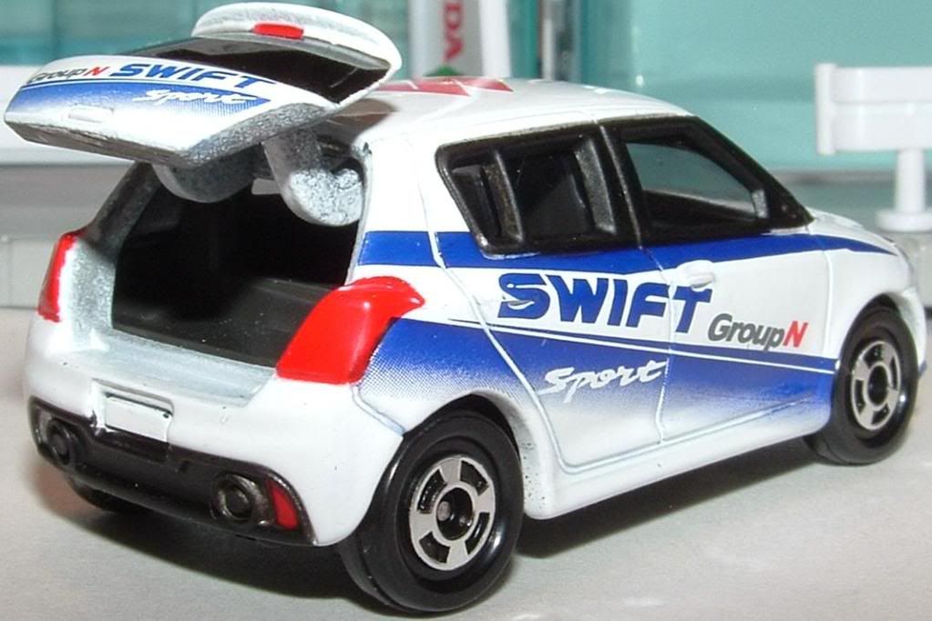 tomica suzuki swift sport